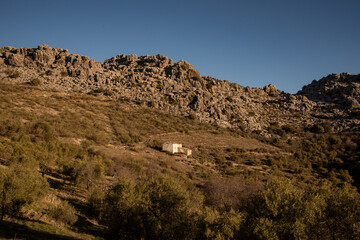 Fototapeta premium los riscos de Cartajíma y Júzcar paisaje de montaña Ronda Málaga Andalucía España 
