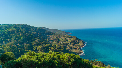 Fototapeta premium view of the sea and mountains