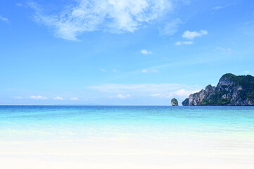 Fototapeta na wymiar beautiful white beach Phuket Island, Thailand