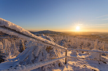 Sonnenaufgang auf der Achtermannshöhe im Nationalpark Harz (Blickrichtung Wurmberg)