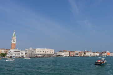 Obraz na płótnie Canvas 海上からみたベネチアの街