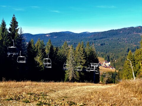 Summer photo ORAVA SNOW ski resort is located in the coldest Slovak valley in Oravsk&aacute; Lesn&aacute;. It is one of the fastest growing Slovak ski resorts. 