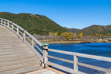 Obraz premium [山口県]晴天の錦帯橋と岩国城