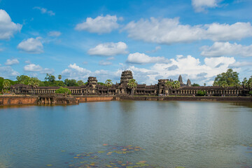 Fototapeta premium Angkor Wat, Siem Reap, Cambodia - a beautiful view of the most famous Khmer temple in Cambodia