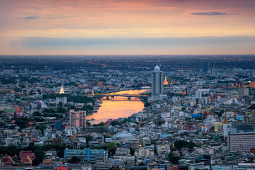 Naklejka premium Bangkok cityscape before sunset