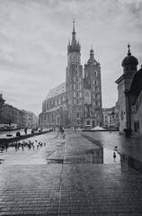 kościół mariacki w krakowie na rynku w krakowie - obrazy, fototapety, plakaty
