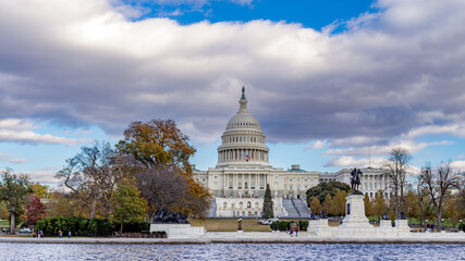 Fototapeta premium Capital with reflecting pond and cloudy sky