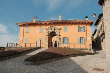 Villa Vittadini a Montevecchia Alta in provincia di Lecco, Italia. - obrazy, fototapety, plakaty