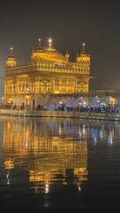 Fototapeta na wymiar The famous Golden temple in Amritsar, Punjab,India