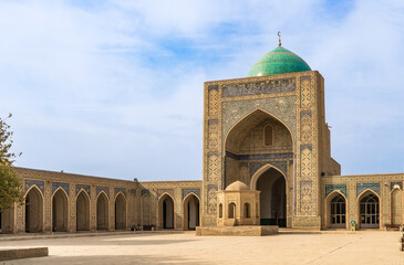 Fototapeta na wymiar Uzbekistan, city of Bukhara, the courtyard of the Poi Kalyan Mosque.