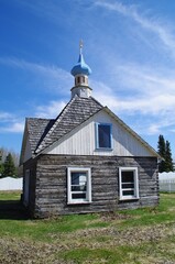 Fototapeta na wymiar old wooden church in the countryside