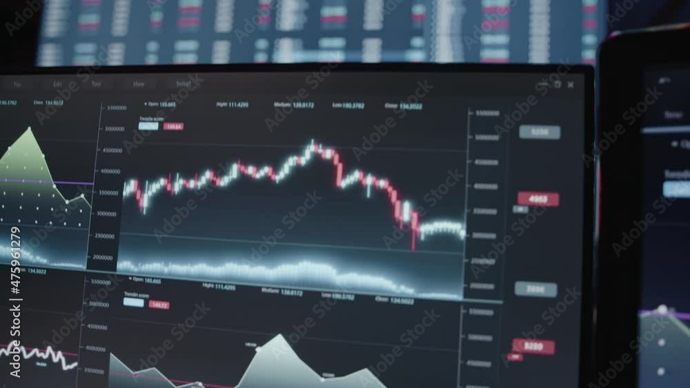 Aufkleber cryptocurrency exchange altcoins on rear monitor and ethereum and bitcoin analysis interfaces on fro