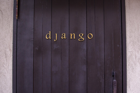 djangoの扉: 6 Akasaka Minato City Tokyo, Japan 2021-12-19