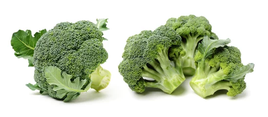 Crédence de cuisine en verre imprimé Légumes frais broccoli isolated on white background