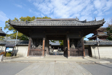 斑鳩寺　仁王門　兵庫県太子町鵤