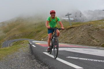 Cycliste dans le Col du Tourmalet