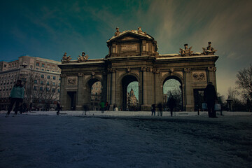 Puerta de Alcalá durante el temporal Filomena