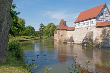 Fototapeta na wymiar romantisches Weissenburg am Stadtgraben (Mittelfranken)