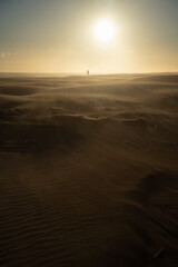 Wydmy z piasku o wschodzie słońca, Hiszpania