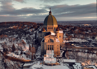 Fototapeta na wymiar Montreal Oratoire St-Joseph in winter
