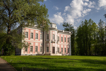 Fototapeta na wymiar Bolshiye Vyazyomy estate
