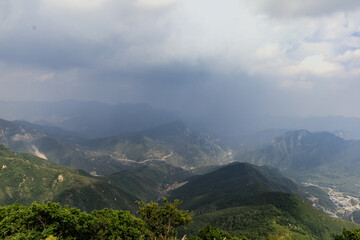 Obraz premium Beijing mountain bairui valley and gushan valley