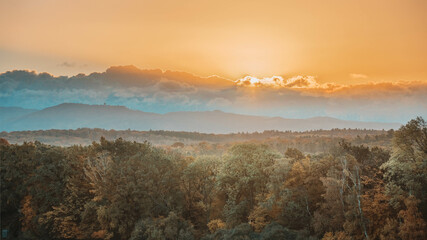 Naklejka premium sunrise over the mountains