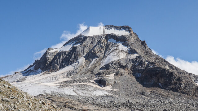 The Gran Paradiso National Park is to the south-west of the Valle dAosta region of north-west Italy. 