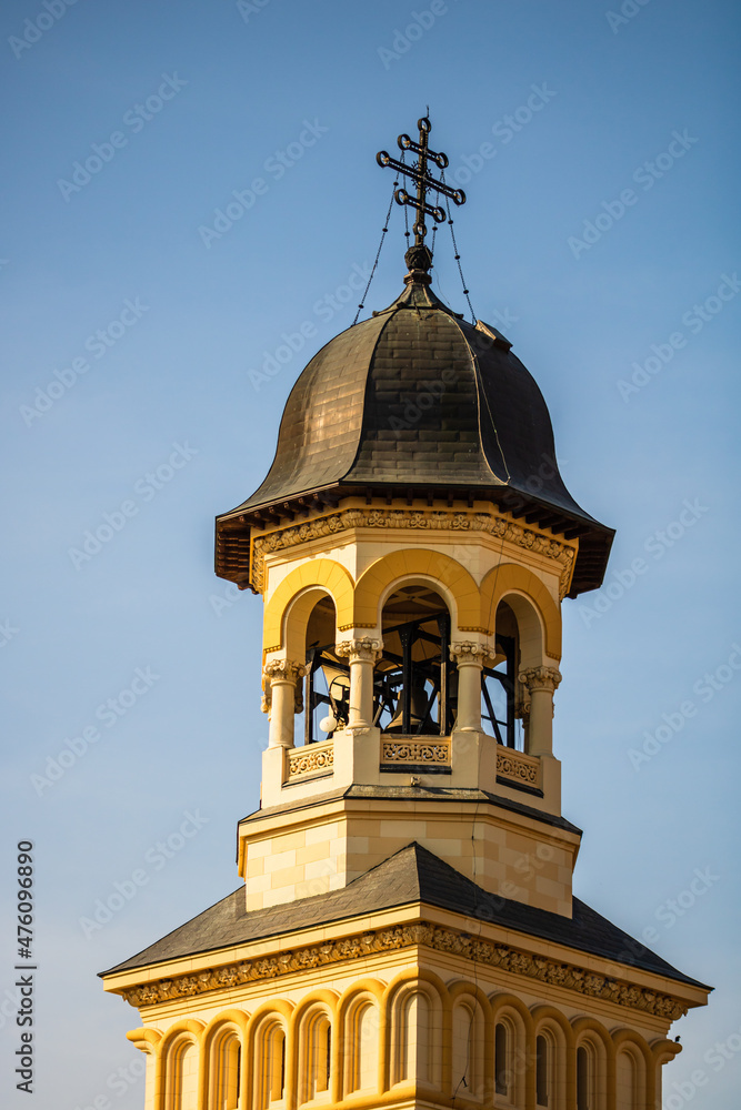 Poster Vertical shot of a cathedral view in Alba Iulia, Romania