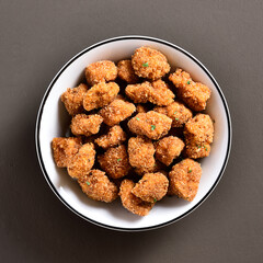 Crispy fried breaded chicken bites