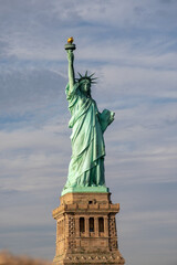 Obraz premium Statue of Liberty and Skyline