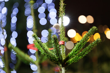 Drzewko świąteczne choinka przygotowana na święta bożego narodzenia. 