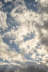Obraz premium blue sky with many clouds. very cloudy