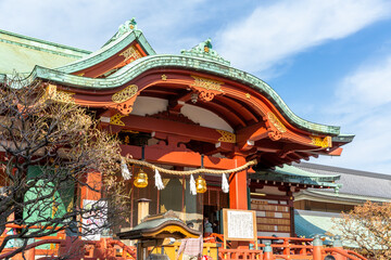 Fototapeta premium exterior of main shrine of kameido ten jinja