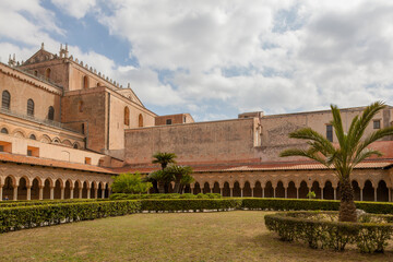 Kreuzgang der Kathedrale Santa Maria Nuova, Monreale, Sizilien