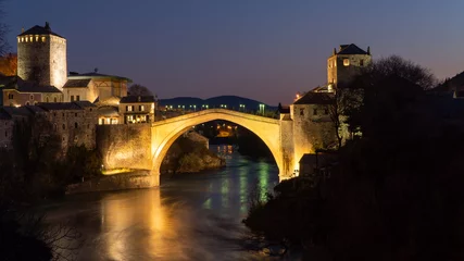 Papier Peint photo autocollant Stari Most night view of the Stari Most in Mostar, Bosnia and Herzegovina