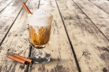 hot eggnog typical of Christmas, made at home, based on eggs and alcohol.