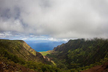 Fototapeta na wymiar Amazing view of the Kalalau Valley and the Na Pali coast in Kauai.