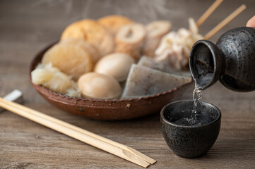 熱々のおでんと酒