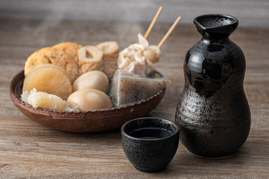熱々のおでんと酒