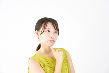 女性　考える　白背景
