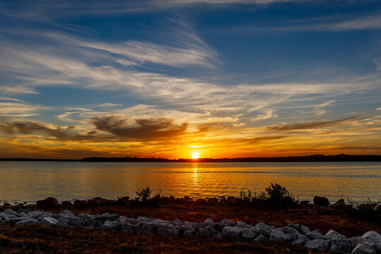 Scenery Of Cloudy Sunset At Lake Thunderbird In Norman, Oklahoma, The USA