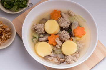 Clear Soup with Tofu, Minced Pork, Vegetables and Carrots