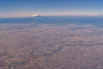 埼玉県・川口市付近上空 空から眺める関東平野と富士山の風景