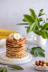 banana pancakes with caramel