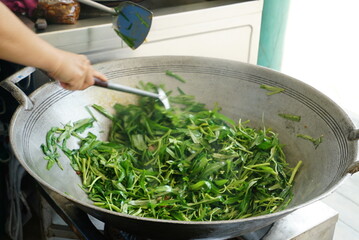 Stir-Fried Chinese Morning Glory 