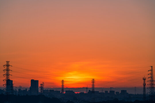 朝焼けに映る鉄塔 © morin5780