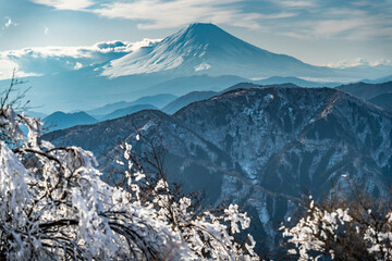 冬の富士山と丹沢の山々【神奈川県】