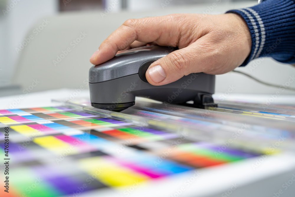 Fototapete digital printing press calibration with cmyk color chart