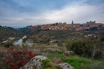 Fototapeta na wymiar View of the city of Toledo in Spain 
